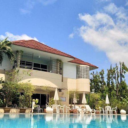 Asias Boutique Club /The Homestays Rangsit Екстериор снимка