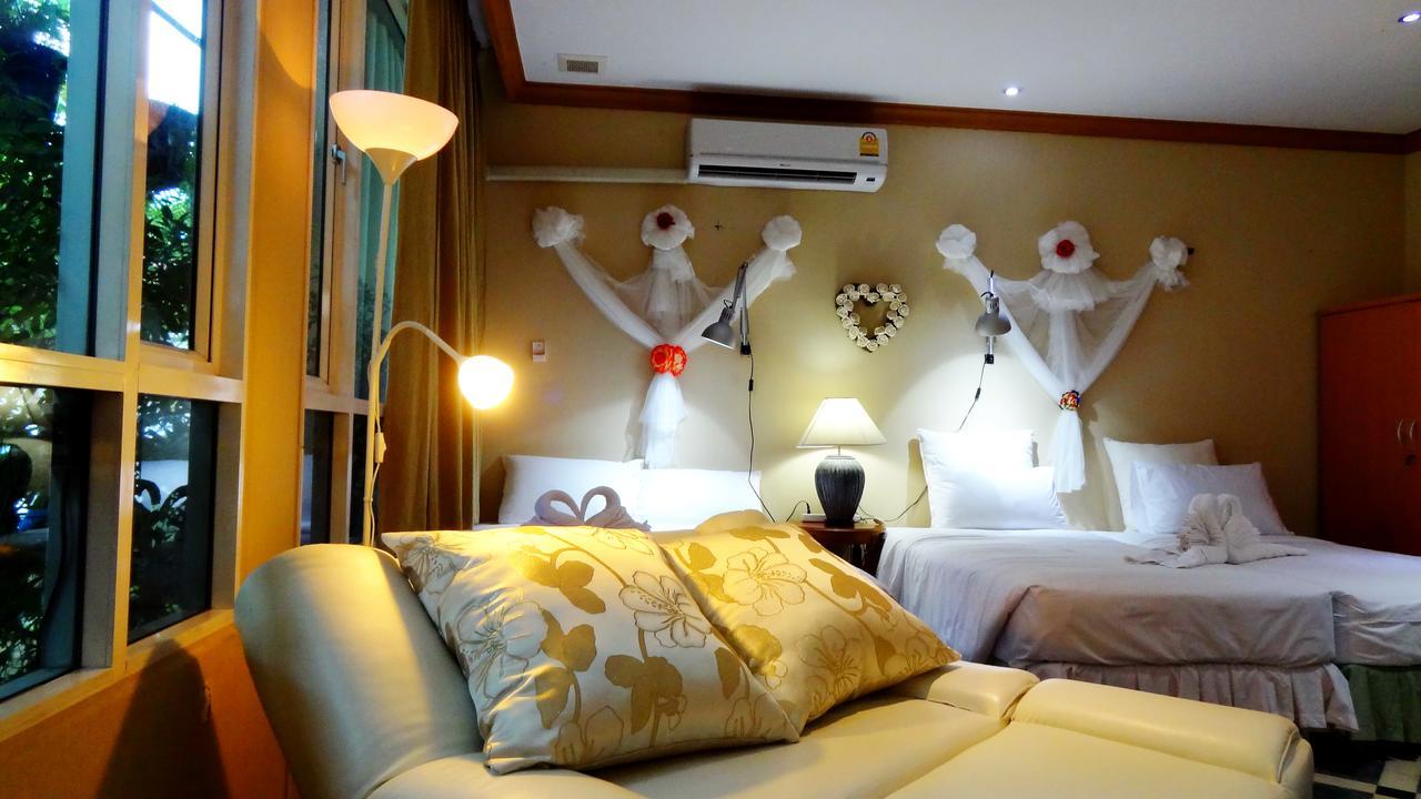 Asias Boutique Club /The Homestays Rangsit Екстериор снимка