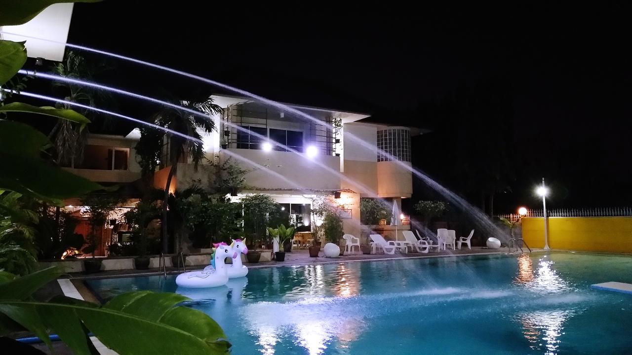 Asias Boutique Club /The Homestays Rangsit Екстериор снимка