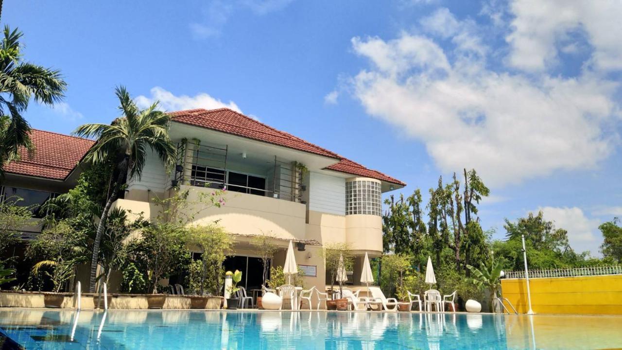 Asias Boutique Club /The Homestays Rangsit Екстериор снимка