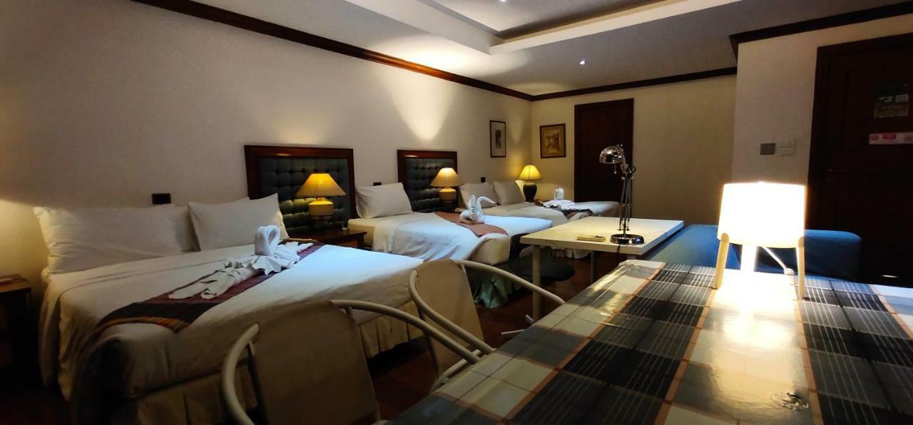 Asias Boutique Club /The Homestays Rangsit Екстериор снимка