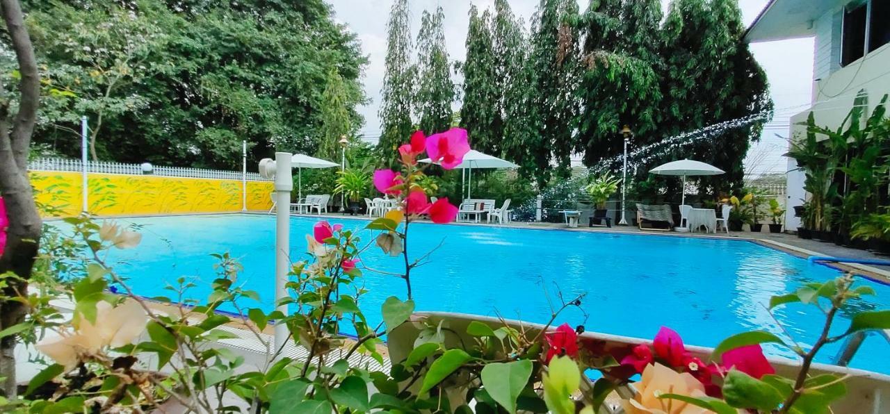 Asias Boutique Club /The Homestays Rangsit Екстериор снимка